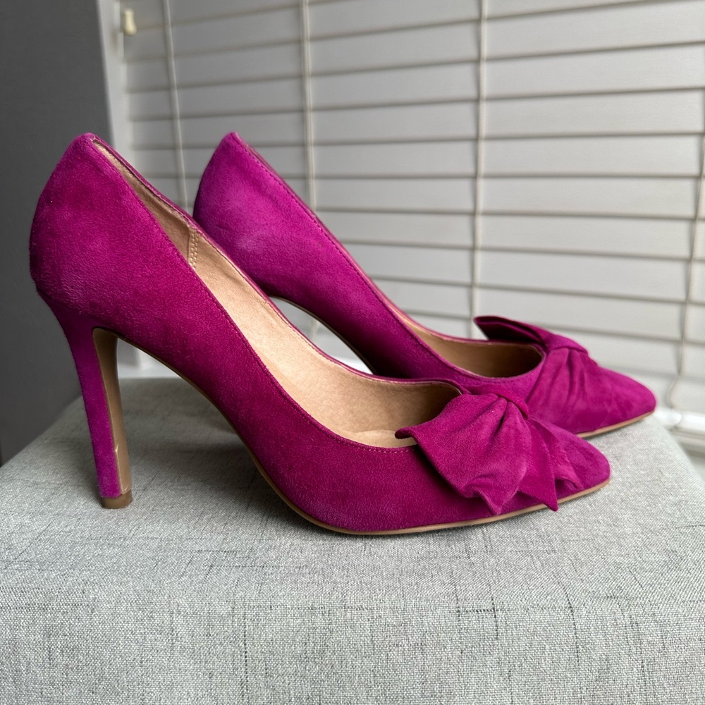 Audrey Brooke fuchsia suede heels